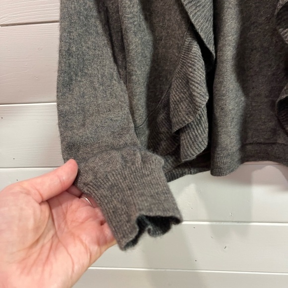 🩶 REPEAT - gray Ruffled Cardigan - Size S (38) - Picture 9 of 12